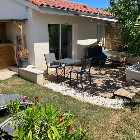 Gite Bambou Avec Piscine Saint-Andeol-le-Chateau ภายนอก รูปภาพ